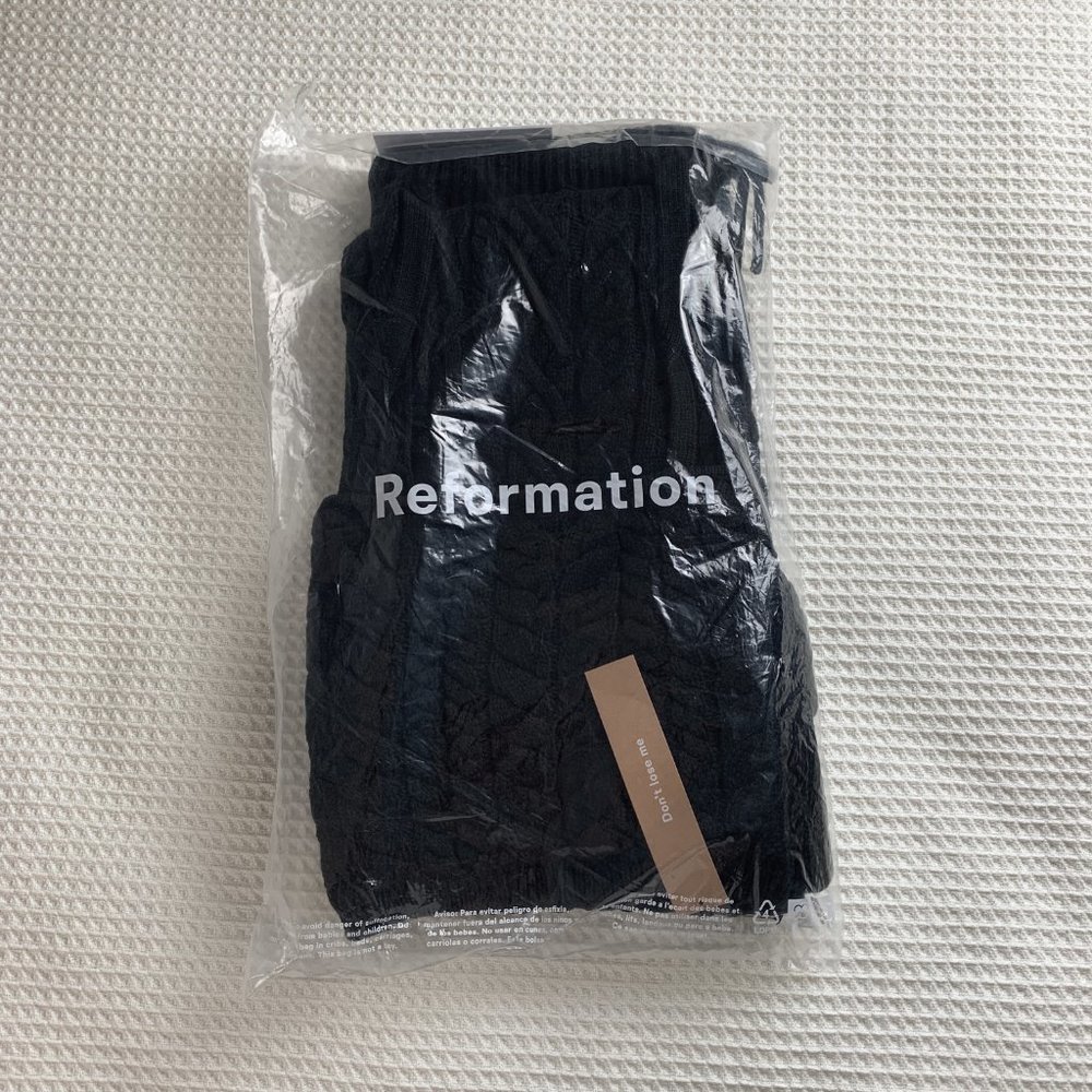 reformation italo cotton cable knit jogger set black - Picture 9 of 9